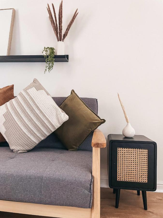 Hollybush Apartment, By Solace Stays Newport  Exteriör bild