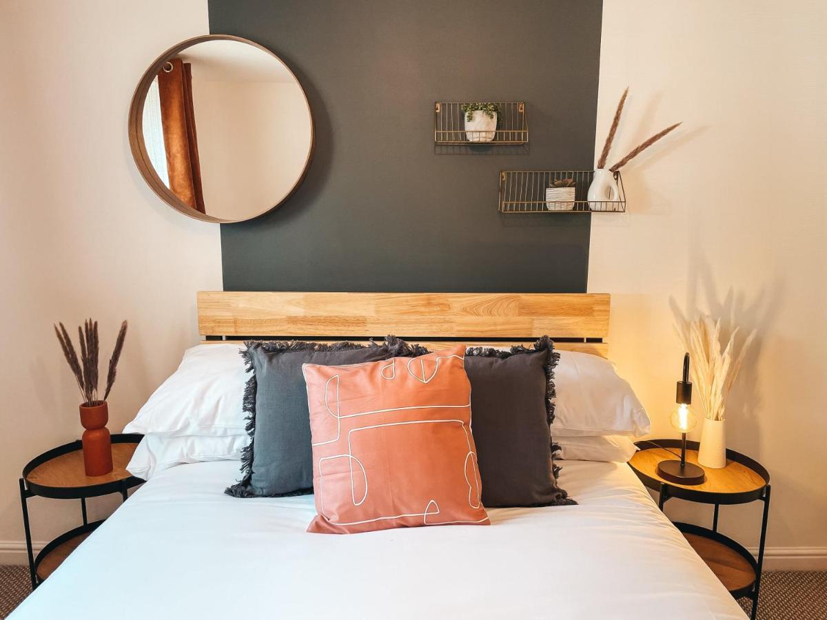 Hollybush Apartment, By Solace Stays Newport  Exteriör bild